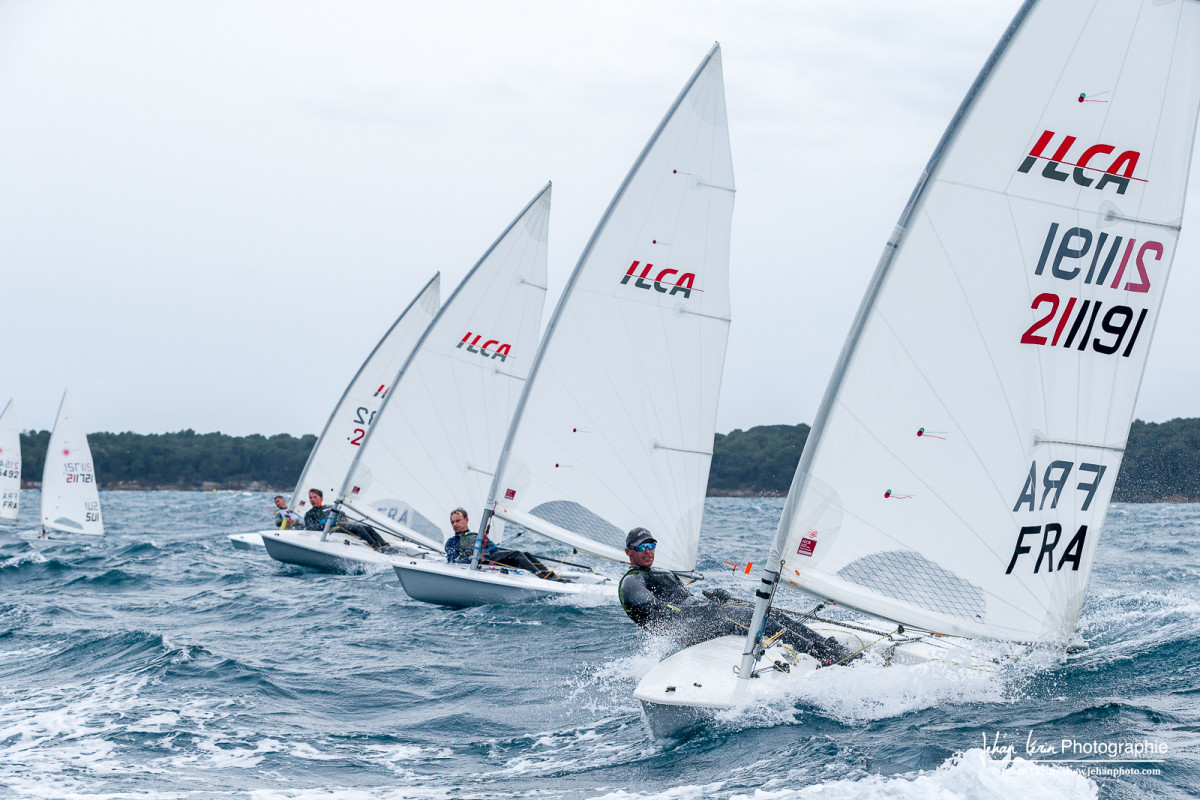 Départ des ILCA dans la baston