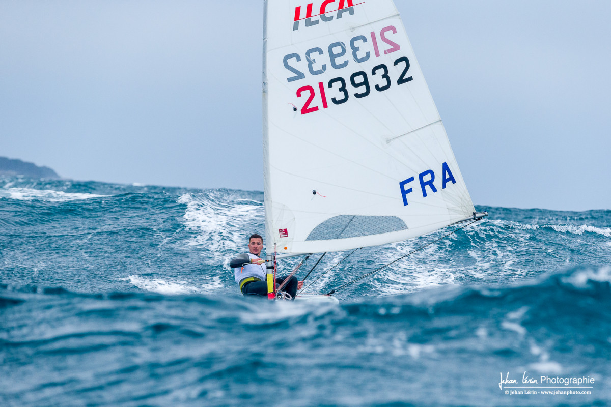 Zaki Karassane en surf